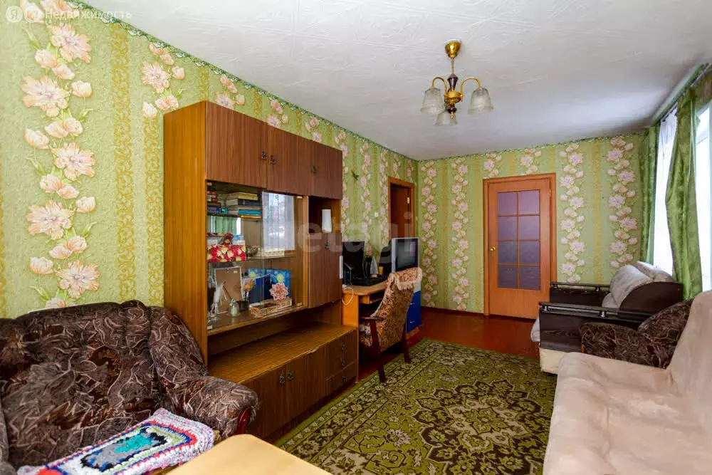 3-комнатная квартира: Новокузнецк, улица Радищева, 20 (56.8 м) - Фото 1