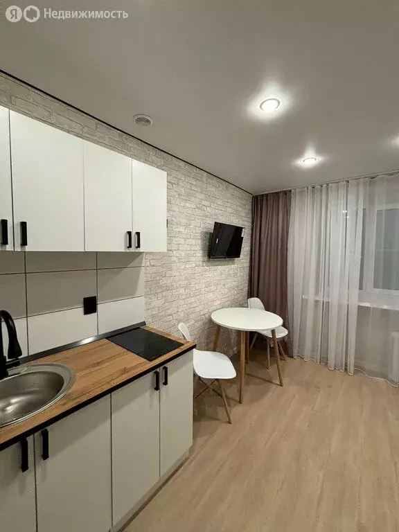 Квартира-студия: Казань, улица Академика Губкина, 42 (12 м) - Фото 0