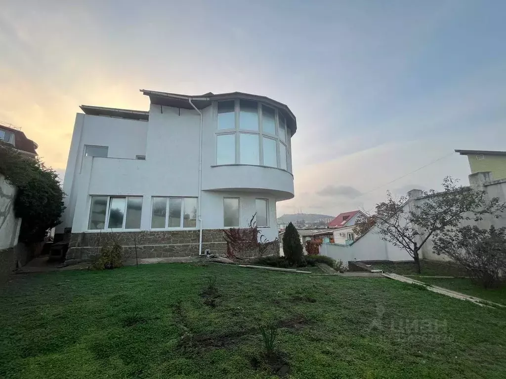 Дом в Крым, Феодосия ул. Семашко (648 м) - Фото 1