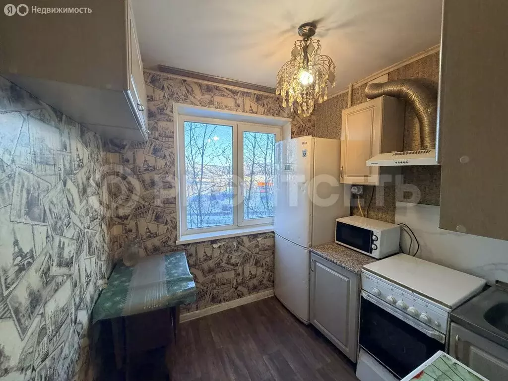 2-комнатная квартира: Мурманск, улица Свердлова, 50 (47 м) - Фото 1