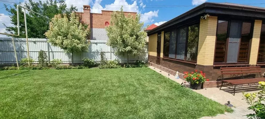 Дом в Астраханская область, Икрянинский район, с. Бахтемир ул. Розы ... - Фото 1