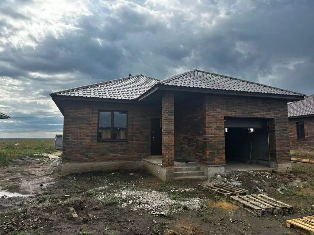 Дом в Оренбургская область, Оренбургский район, Красноуральский ... - Фото 1