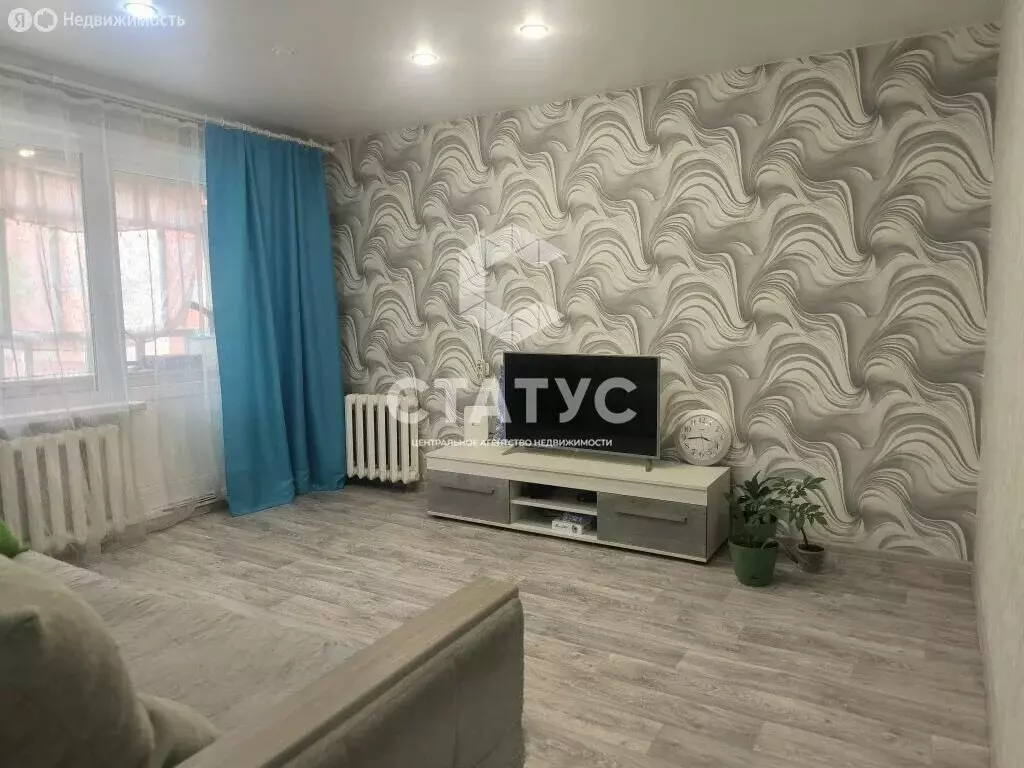 2-комнатная квартира: Добрянка, улица Карла Маркса, 73/2 (42.4 м) - Фото 1