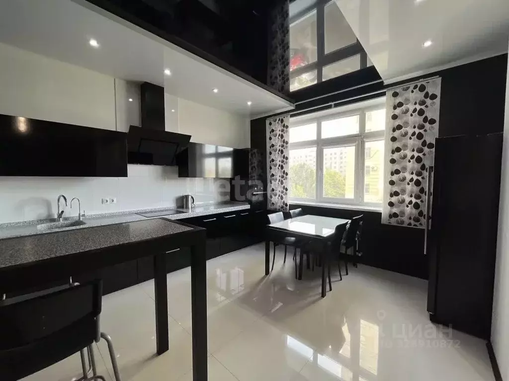 2-к кв. Белгородская область, Белгород Свято-Троицкий бул., 15 (82.8 ... - Фото 1