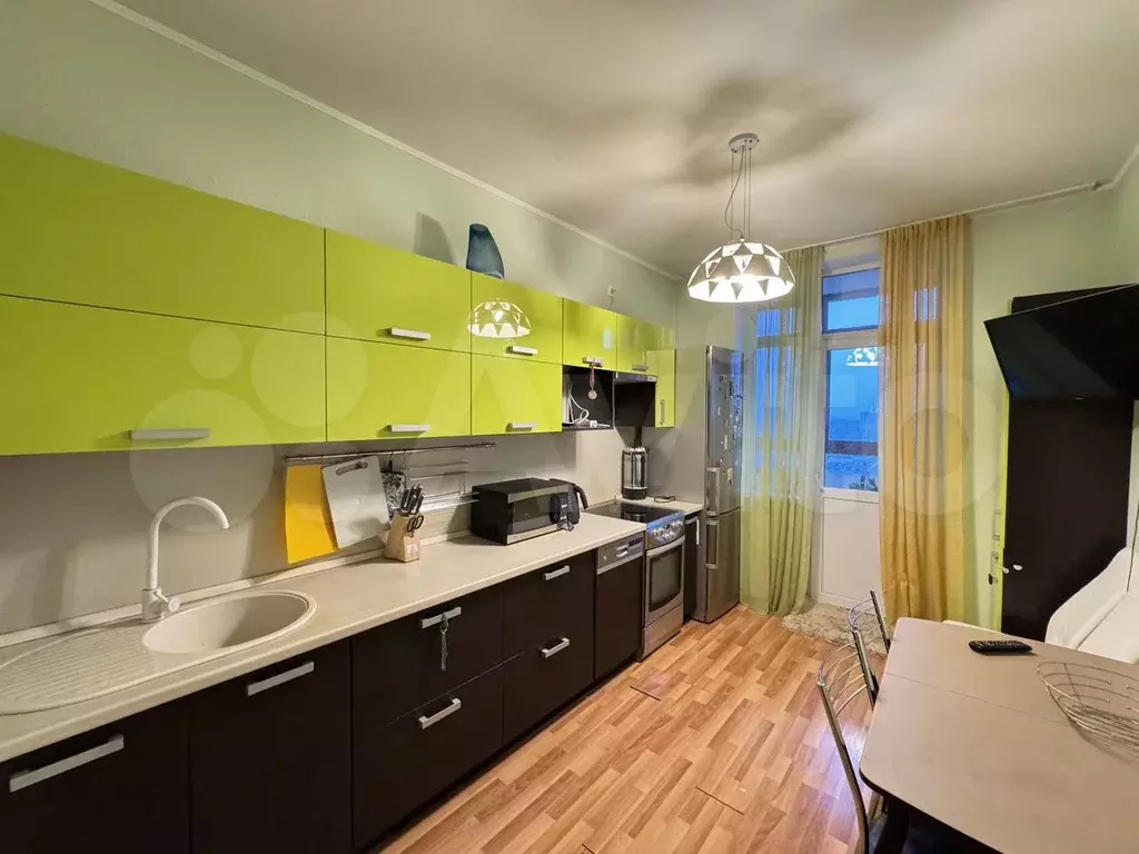 2-к. квартира, 65 м, 20/25 эт. - Фото 0