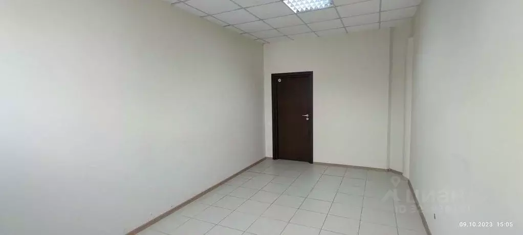 Офис в Крым, Симферополь ул. Аэрофлотская, 12 (17 м) - Фото 1