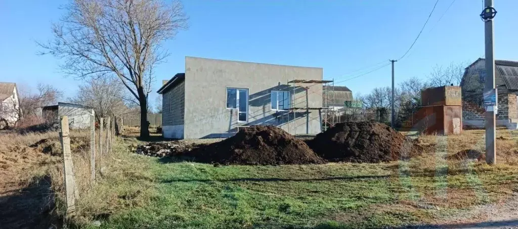 Дом в Крым, Симферопольский район, Трудовское с/пос, № 6 дм ул. ... - Фото 1