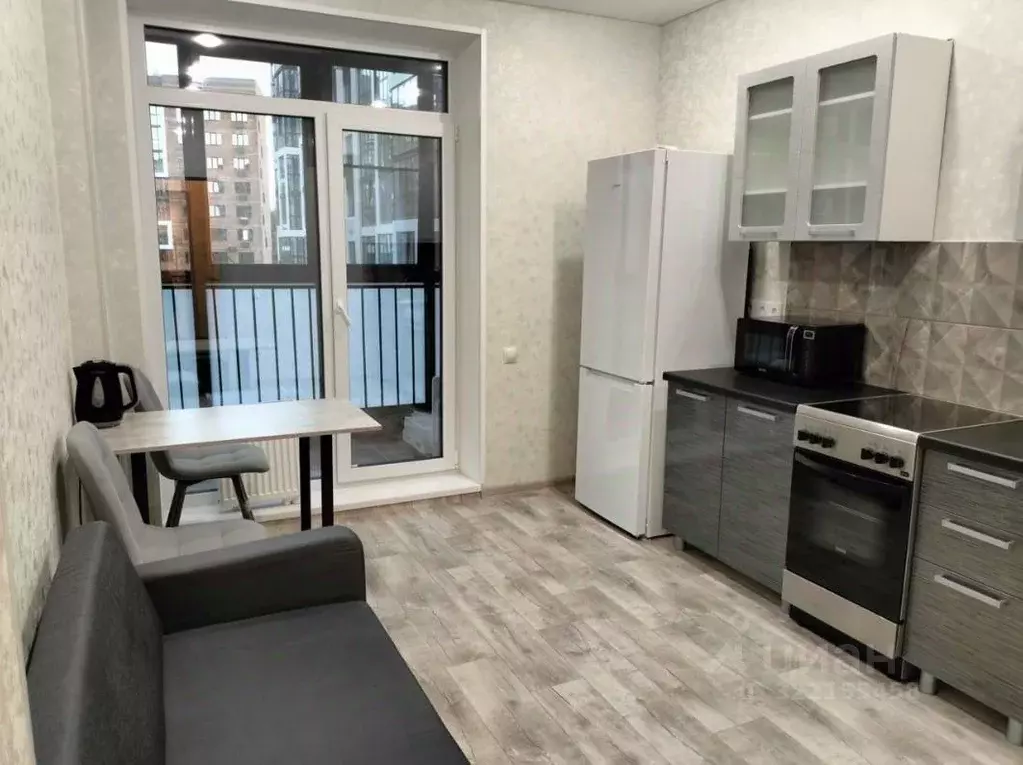 1-к кв. Белгородская область, Старый Оскол Макаренко мкр, 15 (37.0 м) - Фото 1