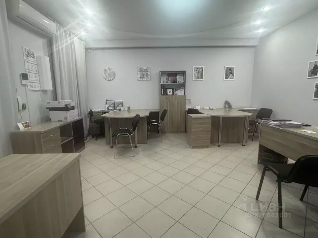 Офис в Свердловская область, Екатеринбург пл. Обороны, 1 (84 м) - Фото 1