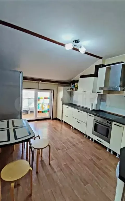 1-к. квартира, 50,9 м, 4/4 эт. - Фото 0