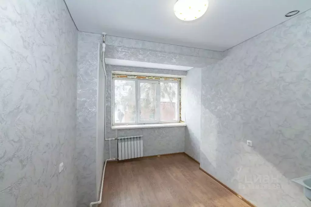 1-к кв. Омская область, Омск Заозерный мкр, ул. Бородина, 44Б (12.7 м) - Фото 0