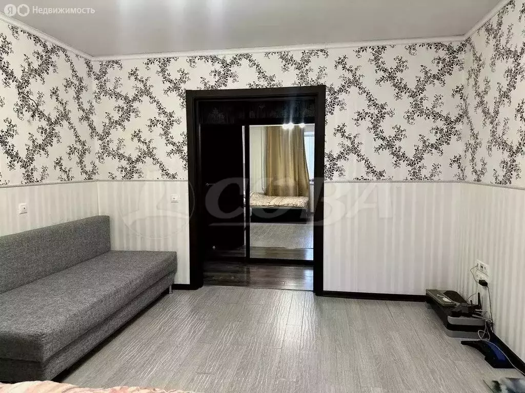 3-комнатная квартира: Тюмень, улица Прокопия Артамонова, 9 (74.4 м) - Фото 2