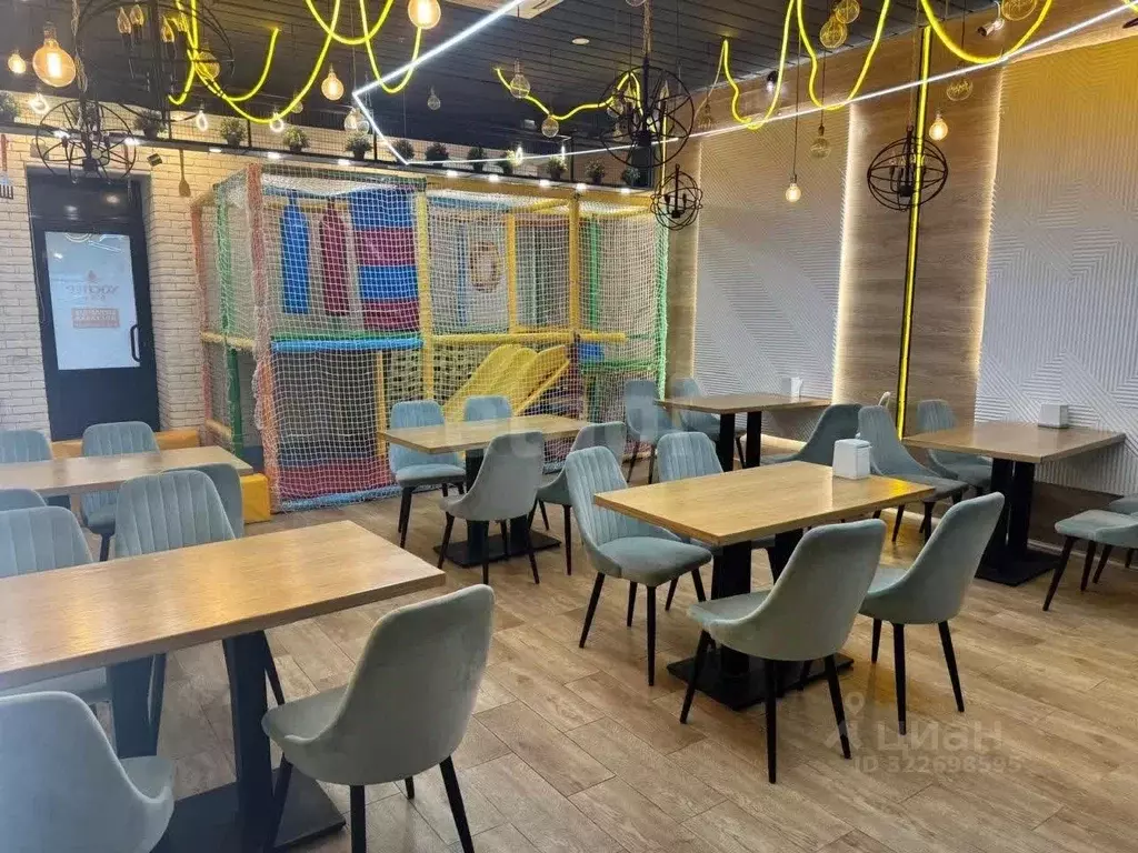 Торговая площадь в Башкортостан, Стерлитамак просп. Октября, 59 (312 ... - Фото 1