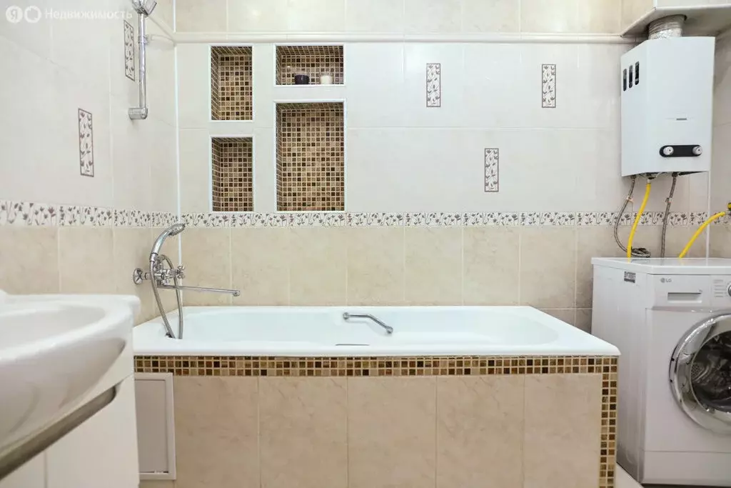 3-комнатная квартира: Казань, улица Девятаева, 9 (51.1 м) - Фото 1