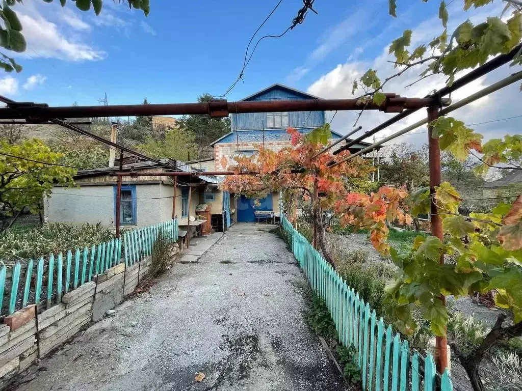 Дом в Крым, Судак муниципальный округ, с. Морское ул. Чехова (139 м) - Фото 1