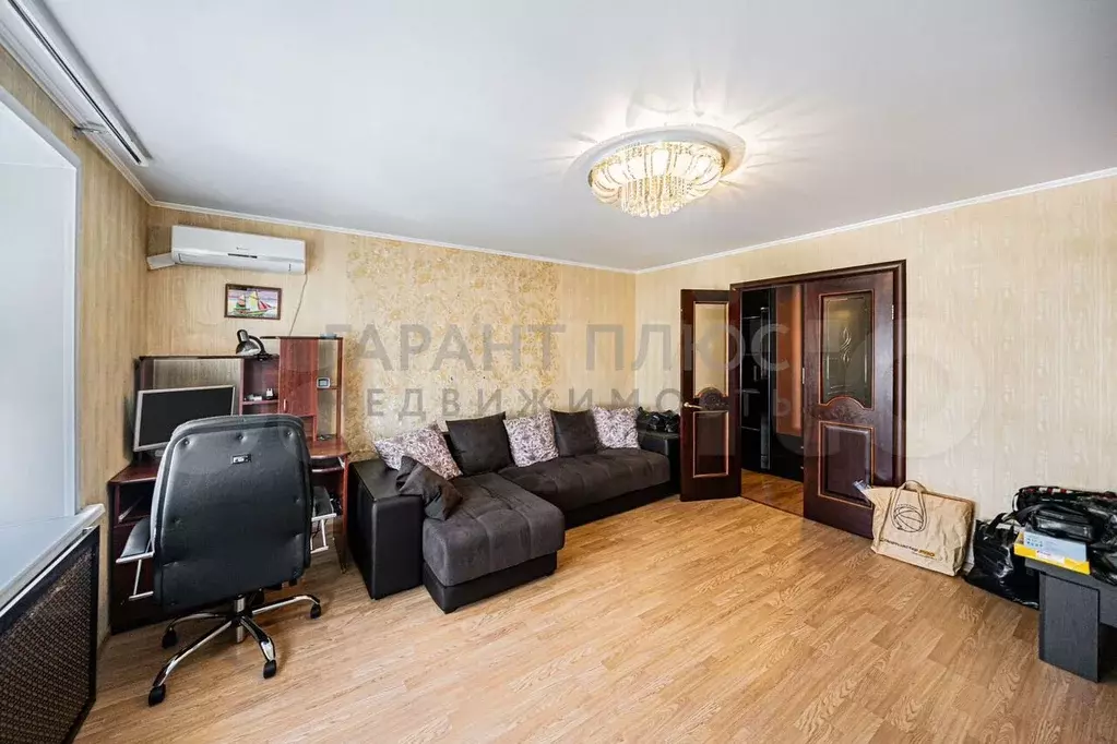 1-к. квартира, 42 м, 7/9 эт. - Фото 0