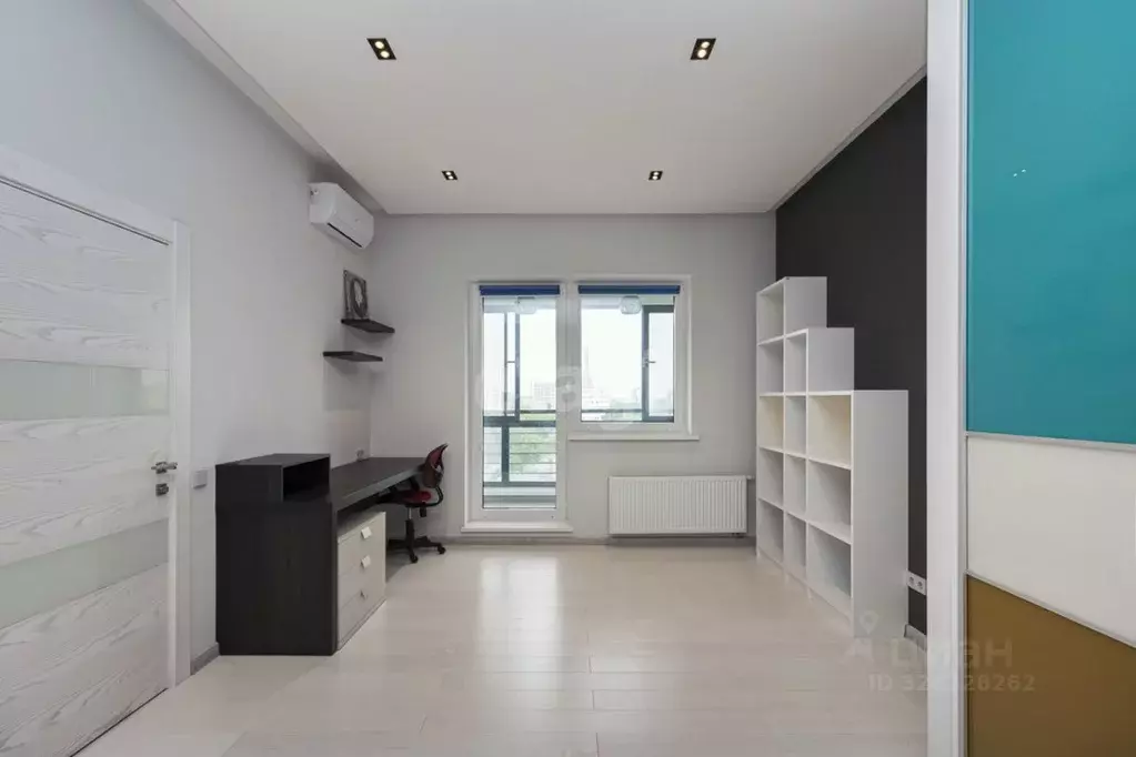 2-к кв. Тюменская область, Тюмень ул. 50 лет Октября, 57А (89.0 м) - Фото 1