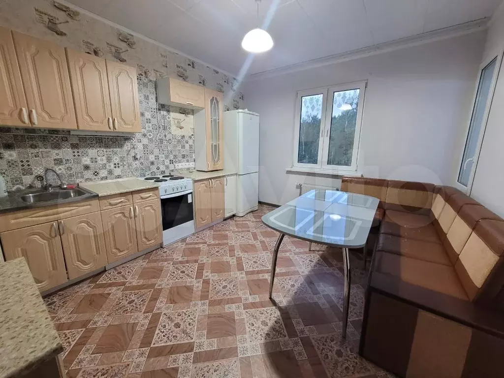 2-к. квартира, 60 м, 4/17 эт. - Фото 0