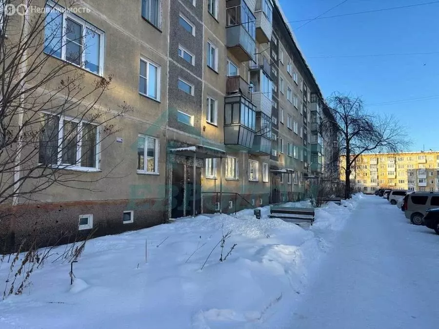 3-комнатная квартира: Искитим, микрорайон Южный, 2 (59 м) - Фото 1