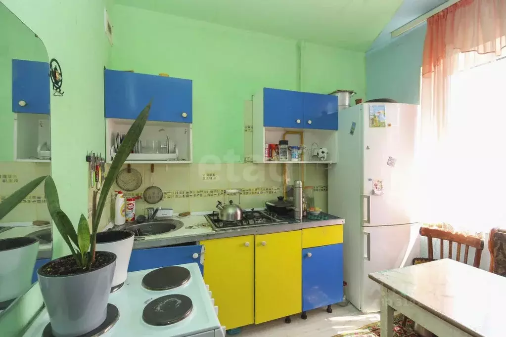 2-к кв. Омская область, Омск 2-й мкр, проезд Лесной, 10 (52.7 м) - Фото 0