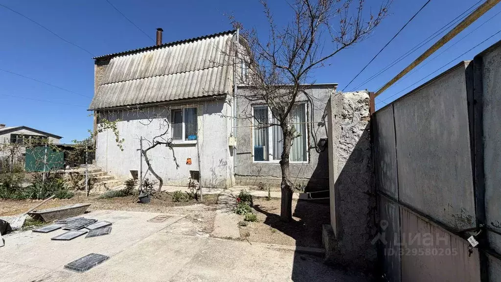 Дом в Крым, Сакский район, Суворовское с/пос, Строитель СНТ ул. 1-я ... - Фото 1