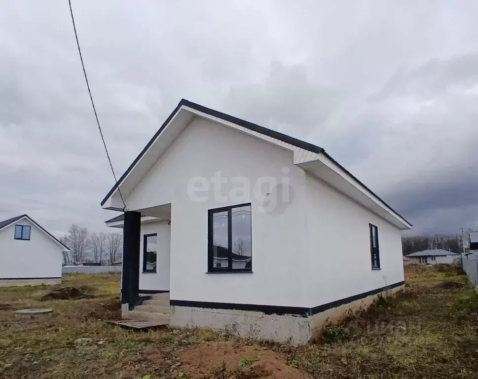 Дом в Башкортостан, Иглинский район, Акбердинский сельсовет ул. ... - Фото 1