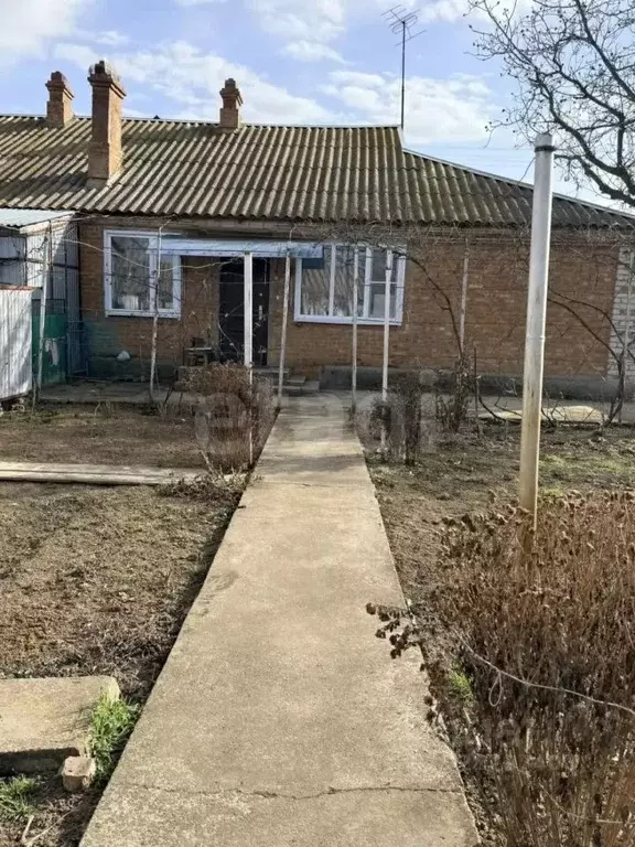 Дом в Ставропольский край, Ипатовский муниципальный округ, пос. ... - Фото 1