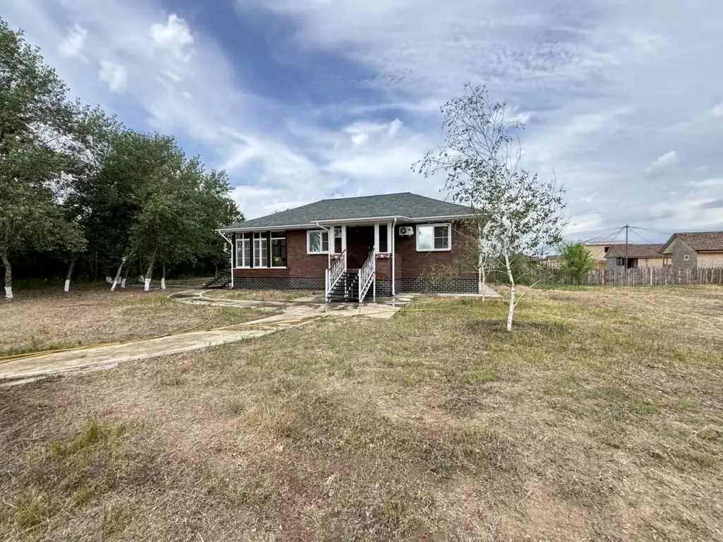 Коттедж в Астраханская область, Ахтубинский район, с. Батаевка  (150 ... - Фото 2