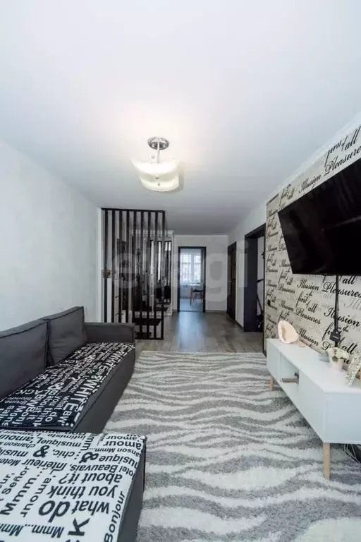 3-к кв. Алтайский край, Бийск ул. Александра Пушкина, 213 (71.8 м) - Фото 1