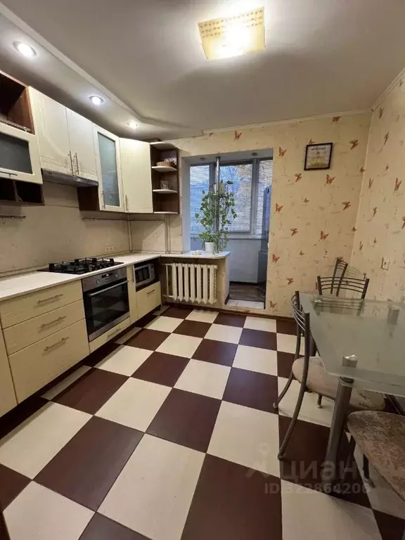 2-к кв. Псковская область, Великие Луки Зеленая ул., 11 (57.0 м) - Фото 0