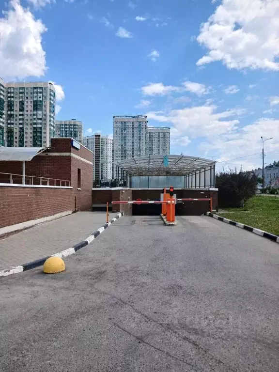 Гараж в Московская область, Красногорск ул. Игоря Мерлушкина, 10 (13 ... - Фото 1