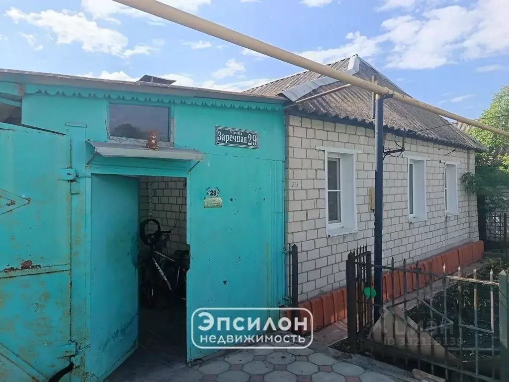 Дом в Курская область, Октябрьский район, Дьяконовский сельсовет, с. ... - Фото 1