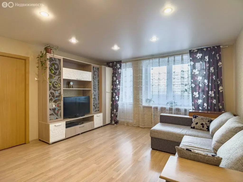 3-комнатная квартира: Санкт-Петербург, проспект Художников, 20к1 (58.2 ... - Фото 1