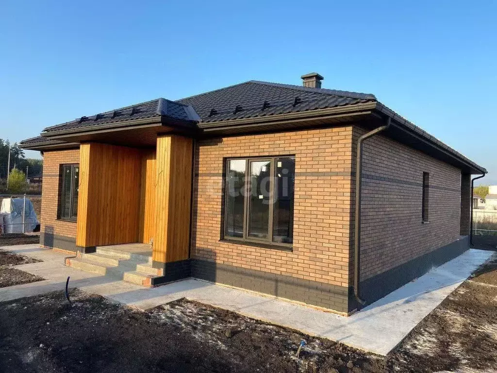 Дом в Курская область, Курский район, Моковский сельсовет, д. Майская ... - Фото 2