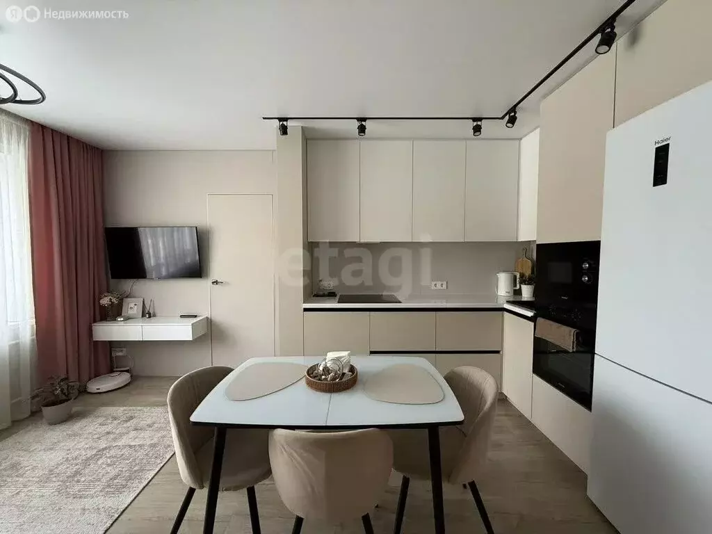 3-комнатная квартира: Бийск, улица Машиностроителей, 21 (66.2 м) - Фото 1