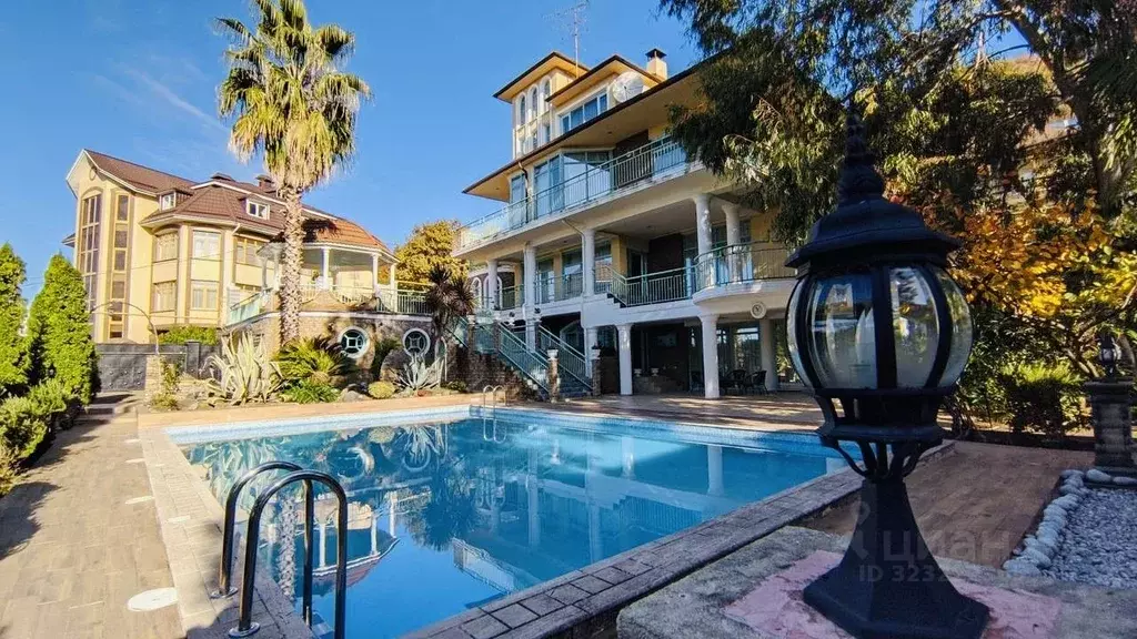 Дом в Краснодарский край, Сочи ул. Ворошиловградская (400 м) - Фото 0