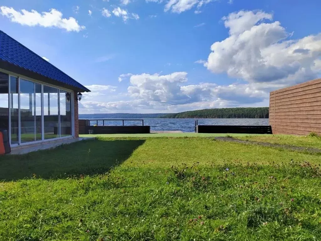 Дом в Башкортостан, Нефтекамск городской округ, с. Энергетик ул. ... - Фото 1