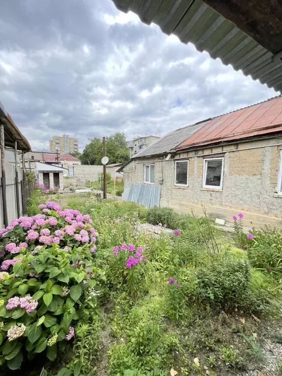 Участок в Кабардино-Балкария, Нальчик ул. Нахушева, 168 (5.8 сот.) - Фото 0