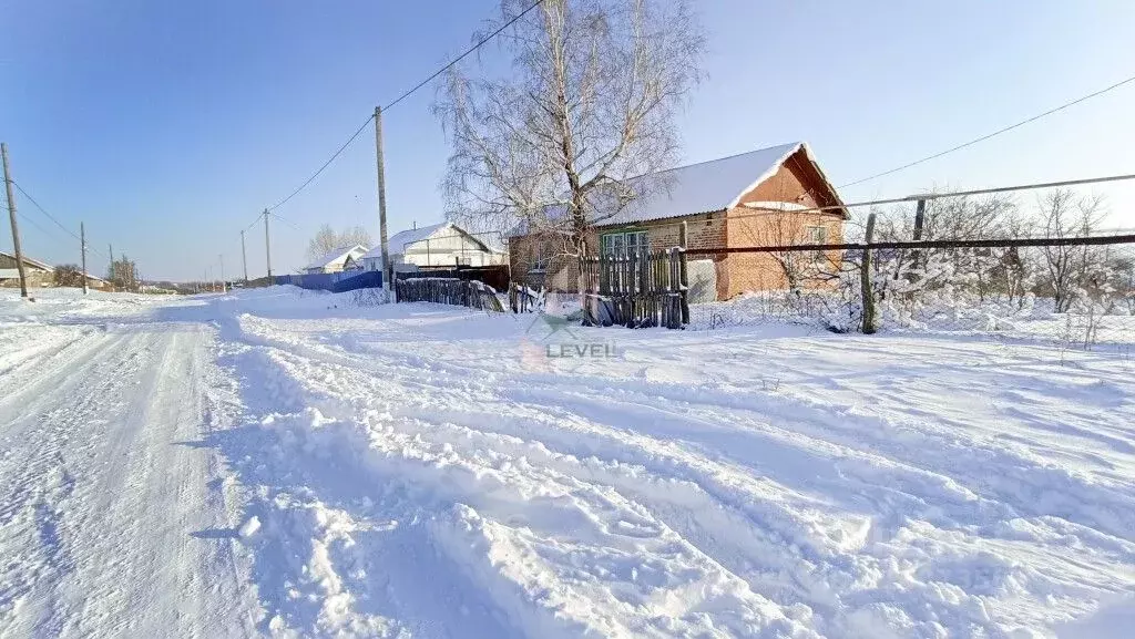 Дом в Саратовская область, Красноармейский район, Высоковское ... - Фото 1