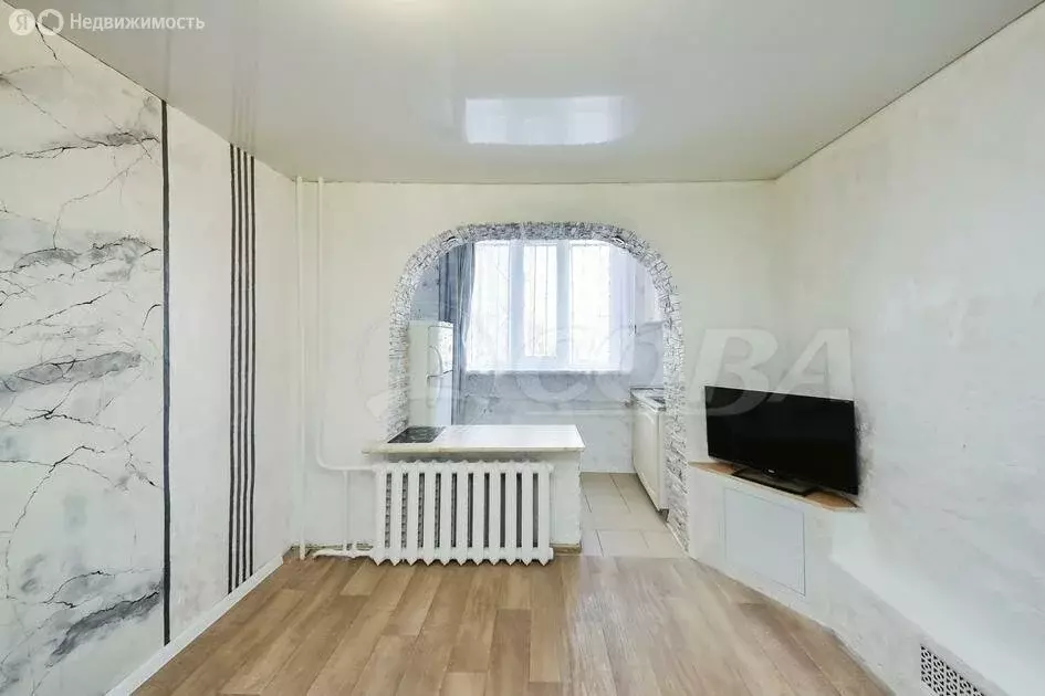 1-комнатная квартира: Тюмень, улица 30 лет Победы, 81 (17 м) - Фото 0