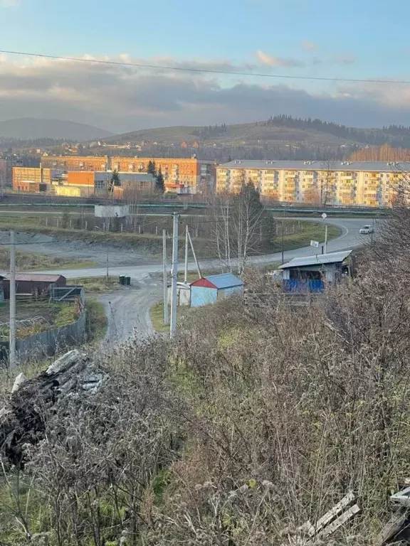 Участок в Кемеровская область, Таштагол ул. Островского, 55 (12.0 ... - Фото 1