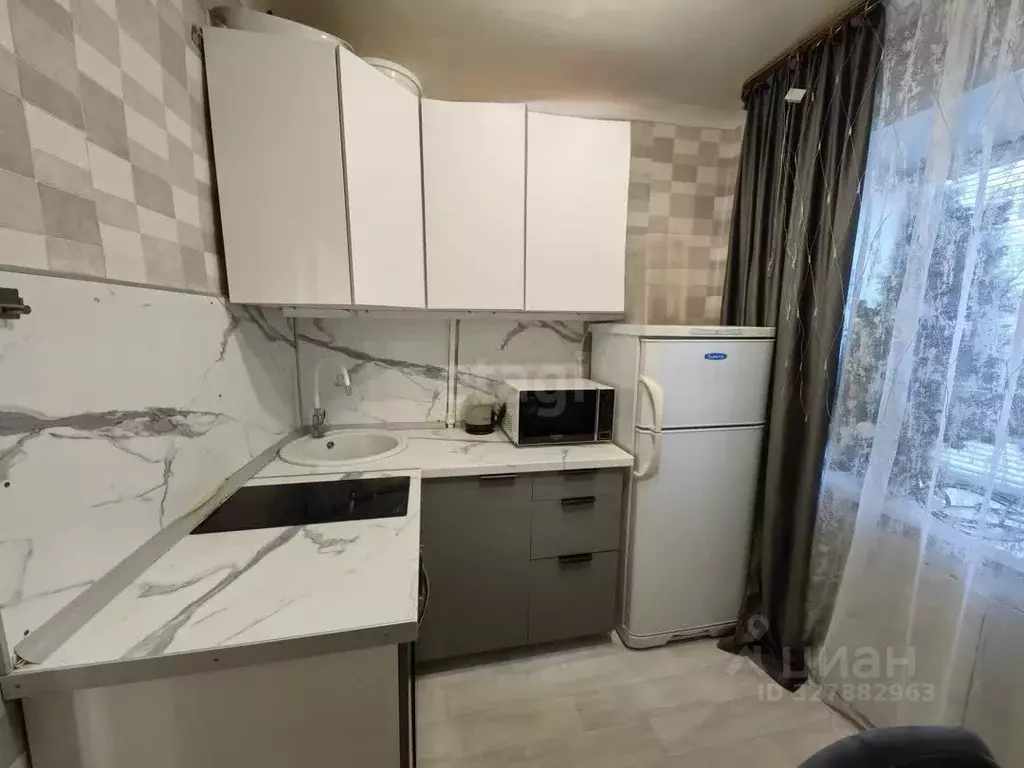 2-к кв. Тюменская область, Тюмень Одесская ул., 43 (45.7 м) - Фото 1