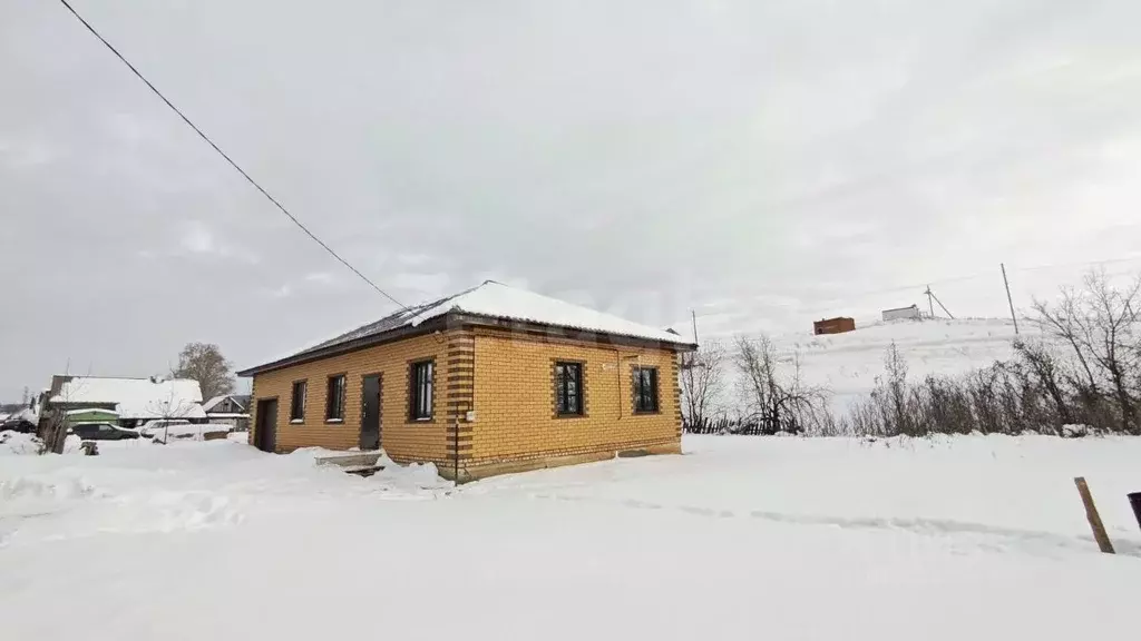 Дом в Башкортостан, Ишимбай Партизанская ул., 6 (110 м) - Фото 1