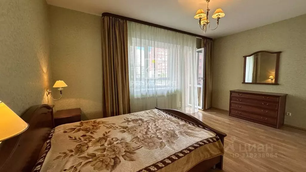 3-к кв. Свердловская область, Екатеринбург ул. Хохрякова, 74 (109.9 м) - Фото 1