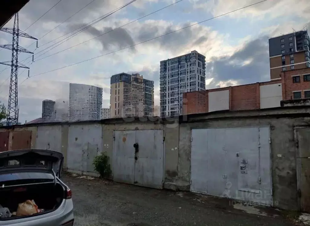 Гараж в Тюменская область, Тюмень ул. 50 лет Октября, 8А (18 м) - Фото 1