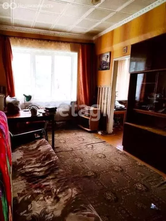 2-комнатная квартира: посёлок городского типа Изоплит, Школьная улица, ... - Фото 1