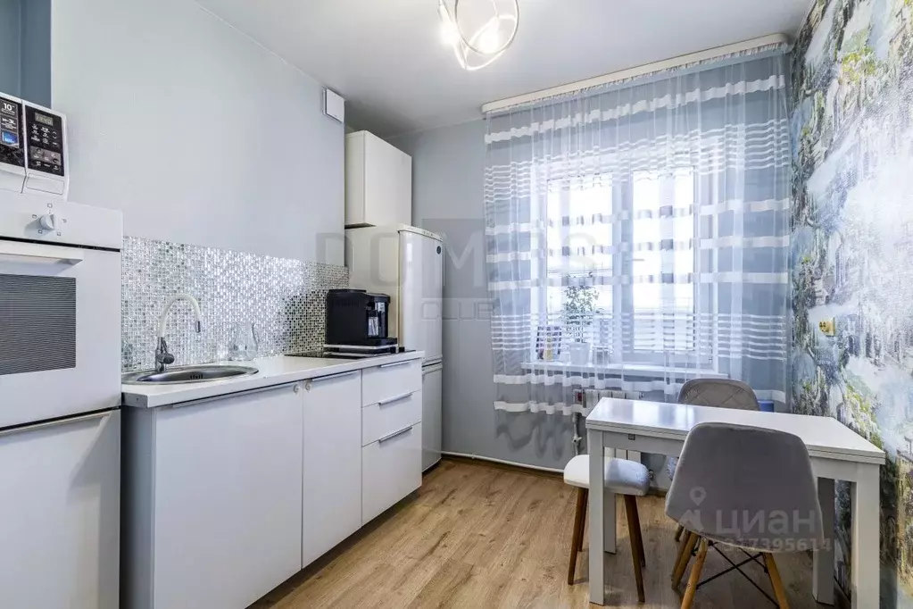 2-к кв. Свердловская область, Екатеринбург ул. Гастелло, 32 (47.4 м) - Фото 0