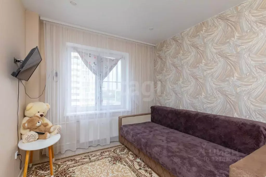 1-к кв. Тюменская область, Тюмень ул. Парада Победы, 9 (32.9 м) - Фото 1