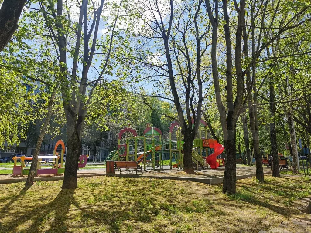 Комната 11,8 м в 3-к., 1/9 эт. - Фото 1