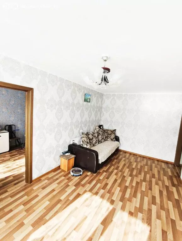 3-комнатная квартира: Уфа, улица Коммунаров, 67 (57 м) - Фото 1